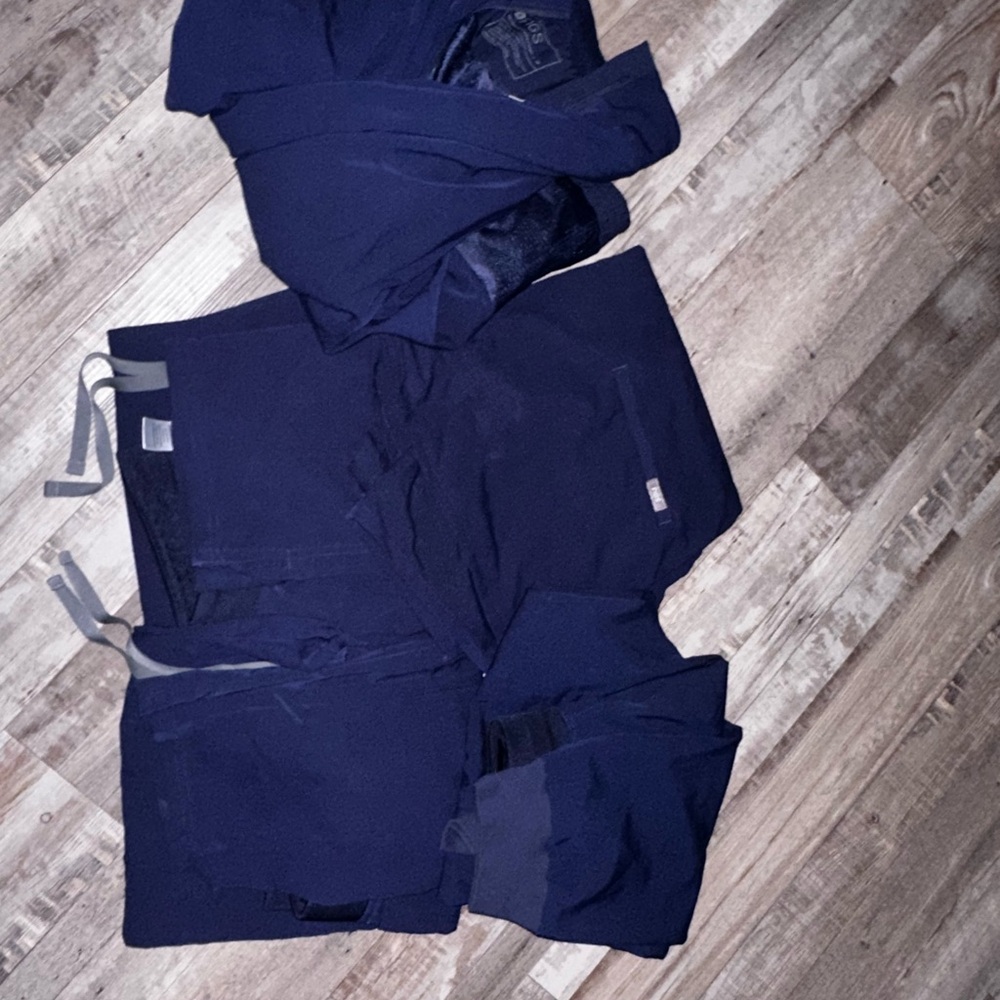 Figs Women's Navy Scrubs Set Bundle Jacket